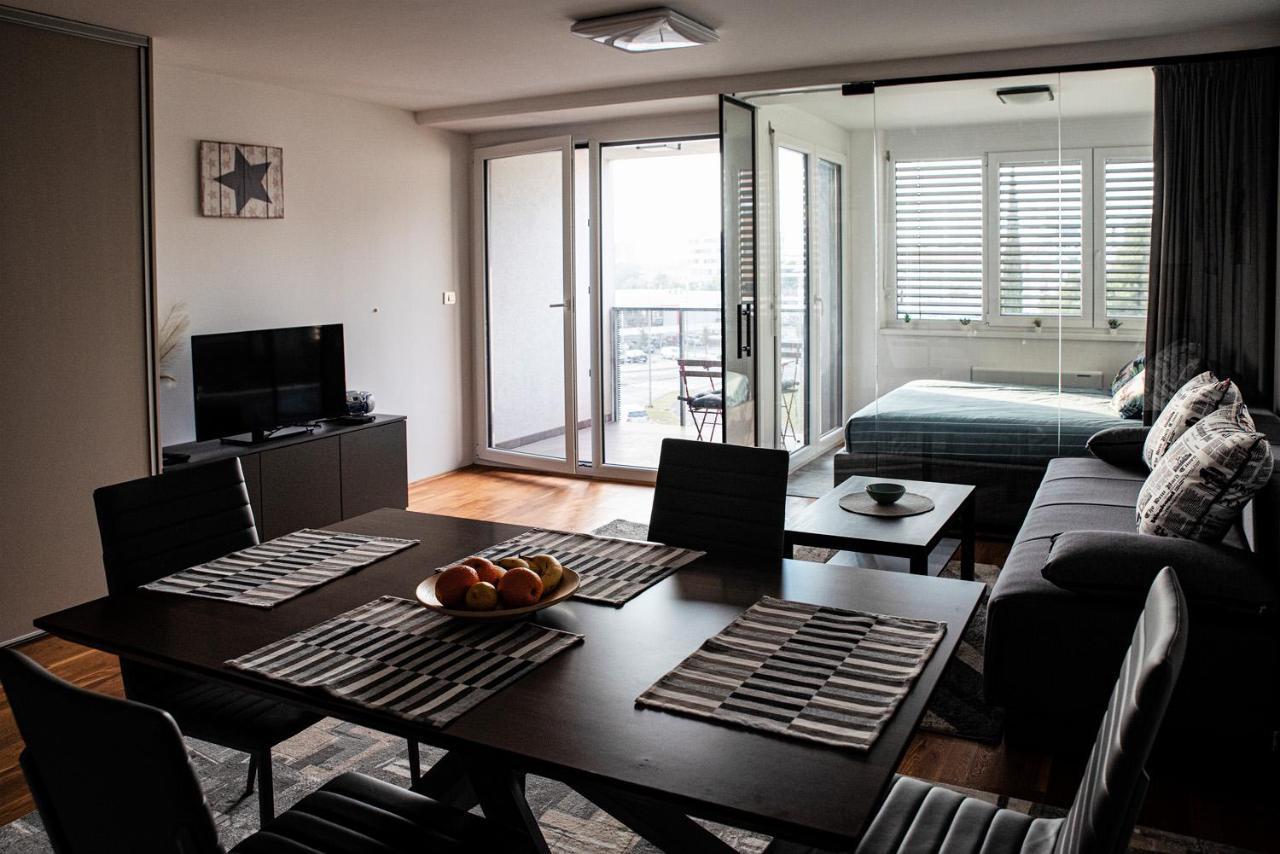 Burin Apartment Копер Екстериор снимка