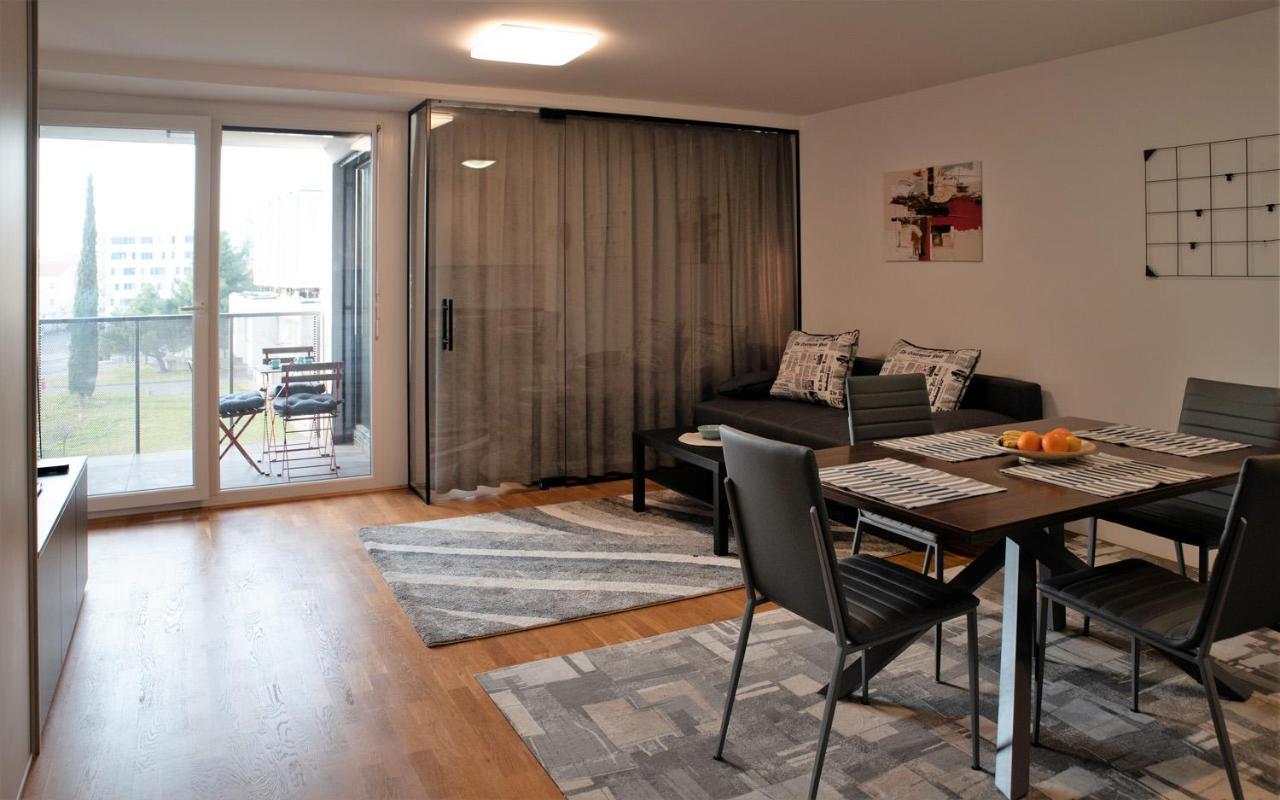 Burin Apartment Копер Екстериор снимка
