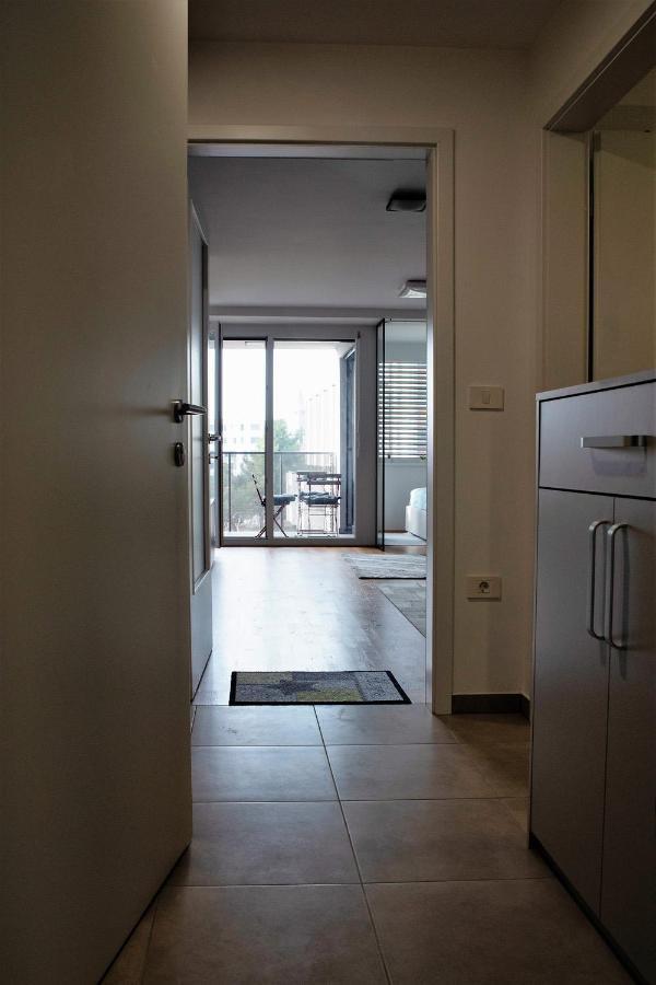 Burin Apartment Копер Екстериор снимка